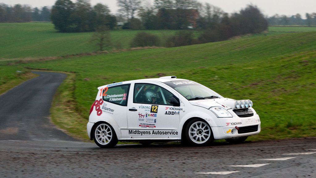 Frank Nielsen og Louise Bang Christiansen kørte sikkert, men hurtigt nok til at besætte en generel 6. plads i Rally Denmark, og en sikre en klassesejr i klasse 4
(Foto: rallypics.dk-viggo.johansen)